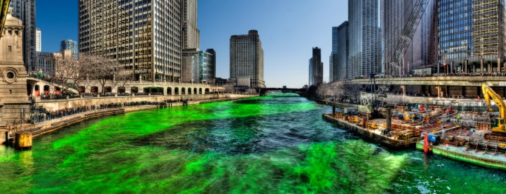 シカゴの川もこんな感じ